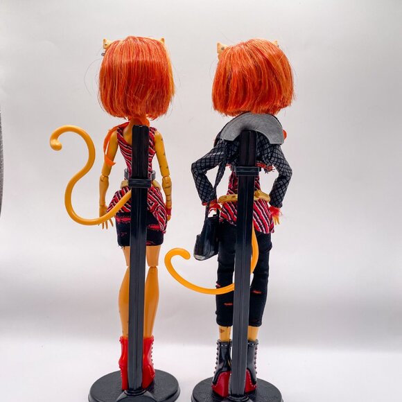 Monster High Toralei Stripe Werecat Bundle - 2011 & 2014 Dolls with Stands - Picture 4 of 6